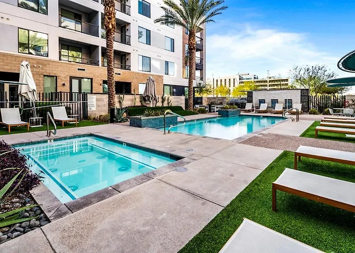 Apartment Escape To Town Golden Dream *
