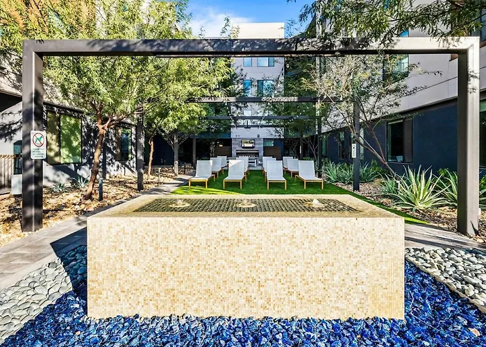 Escape To Town Golden Dream * Tempe